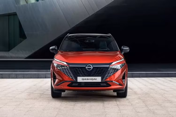 Cụ thể, hệ truyền động e-Power của Nissan Qashqai bao gồm máy xăng 3 xi-lanh, tăng áp, dung tích 1.5L hoàn toàn mới. Đây là động cơ được thiết kế riêng cho hệ thống e-Power với điểm cải tiến lớn nằm ở công nghệ đốt cháy StarC độc quyền của Nissan.