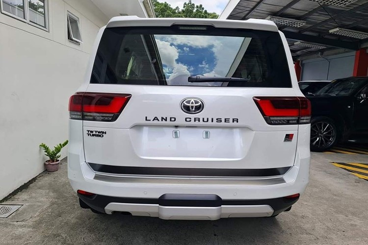 Best Car cũng đã khảo sát nhanh tại một số đại lý Toyota khu vực Tokyo. Tất cả đều xác nhận rằng việc đặt hàng là khả thi trên lý thuyết, nhưng rất khó thực hiện trong thực tế.