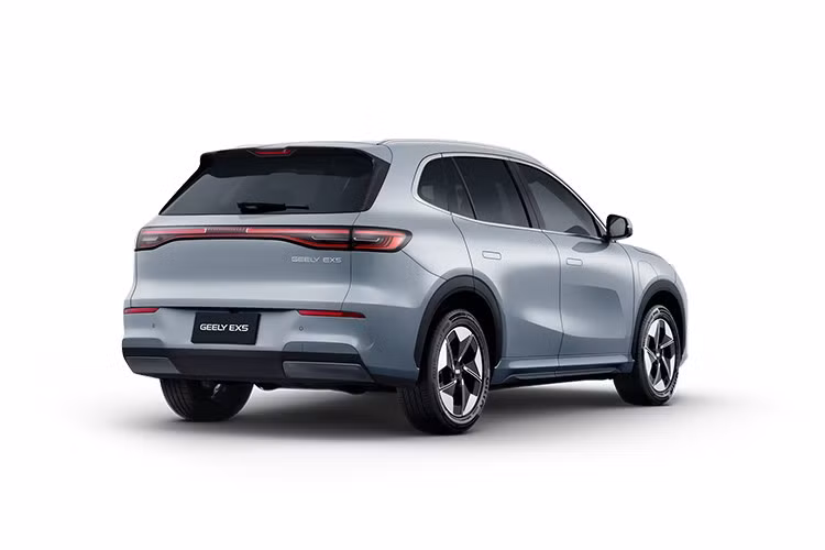 Tuy nhiên, tương tự các mẫu xe điện Trung Quốc khác, điểm yếu lớn nhất của Geely EX5 vẫn là hệ sinh thái trạm sạc chưa hoàn chỉnh tại Việt Nam. Nếu không có giải pháp đồng bộ với đối tác hạ tầng, EX5 có thể gặp khó trong việc chinh phục người tiêu dùng Việt.