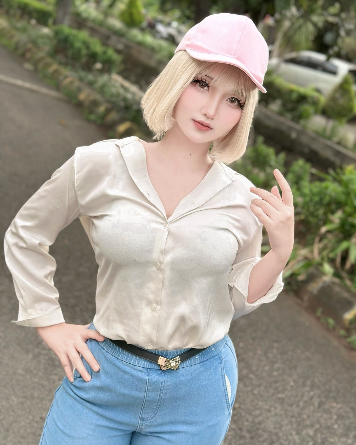 Điều làm nên sự thành công của màn cosplay này không chỉ nằm ở trang phục hay trang điểm, mà còn ở thần thái mà Azulacan thể hiện.