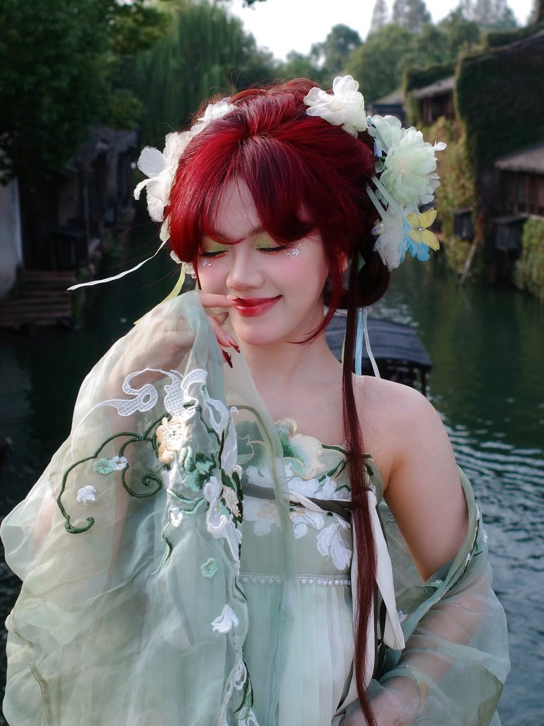 View - Hot girl Bảo Hân Helia đẹp tựa tiên nữ giữa cổ trấn Trung Quốc | Báo Tri thức và Cuộc sống - TIN TỨC PHỔ BIẾN KIẾN THỨC 24H