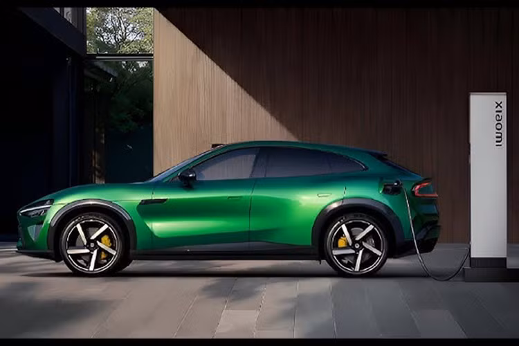 Phiên bản YU7 Max AWD dùng hai môtơ cho công suất 681 mã lực và 866 Nm, 0-100 km/h trong 3,23 giây, tốc độ tối đa 253 km/h. Tất cả các biến thể đều chạy trên nền tảng điện áp cao silicon carbide 800V của Xiaomi, cho phép tốc độ sạc 5,2C có thể tăng thêm phạm vi lên tới 620 km trong 15 phút.