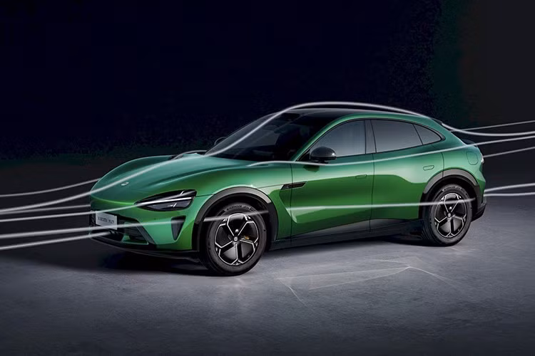 Cấu hình pin và ước tính phạm vi cụ thể như sau: bản RWD với pin LFP 96,3 kWh, phạm vi 835 km; bản Pro AWD dùng pin LFP 96,3 kWh, phạm vi 770 km; và bản Max AWD dùng pin NCM 101,7 kWh, phạm vi 760 km. Thông tin chi tiết về giá bán sẽ được công bố trong lễ ra mắt chính thức vào tháng 7/2025 tới.