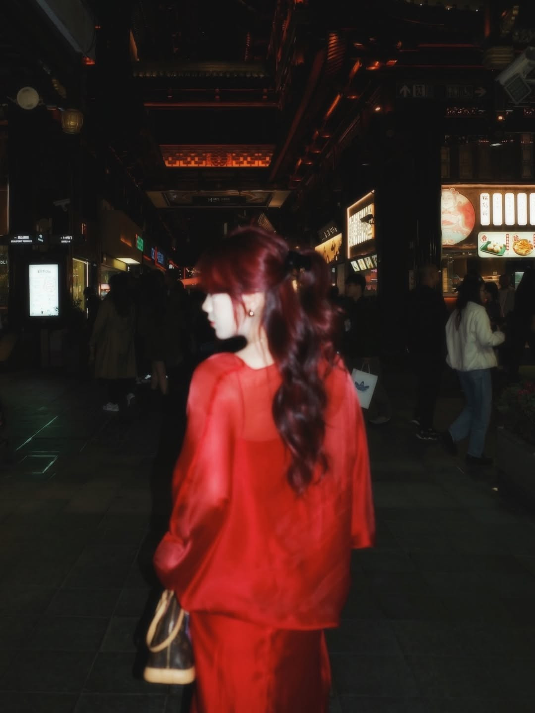 Bảo Hân Helia, tên thật Nguyễn Ngọc Bảo Hân, sinh năm 2000, quê Lâm Đồng, là cái tên không còn xa lạ với cộng đồng mạng. Cô được biết đến là một rapper, KOL và người mẫu ảnh nổi bật, sở hữu lượng người theo dõi lớn trên các nền tảng mạng xã hội.