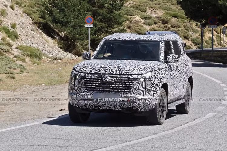 Về thiết kế, Mitsubishi Pajero đời mới được dự đoán sở hữu ngôn ngữ thiết kế tương đồng Outlander, đặc biệt là khu vực đầu xe. Tỉ lệ kích thước Mitsubishi Pajero đời mới chắc chắn sẽ có thay đổi để phù hợp hơn với triết lý off-road với gầm cao hơn, chiều rộng (có thể) tăng, chiều cao lớn.