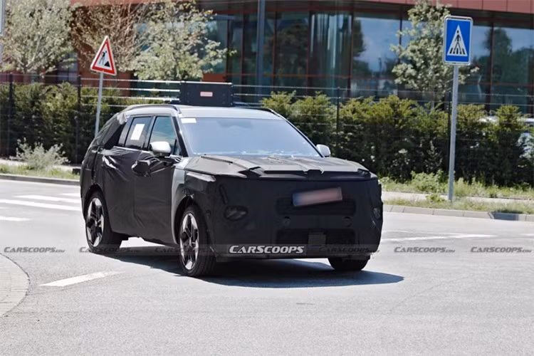 Mẫu xe Hyundai Tucson thế hệ mới cũng hứa hẹn bổ sung nhiều tính năng hỗ trợ lái nâng cao, thậm chí có thể đạt chuẩn bán tự động Level 2+ sau khi nâng cấp giữa vòng đời.