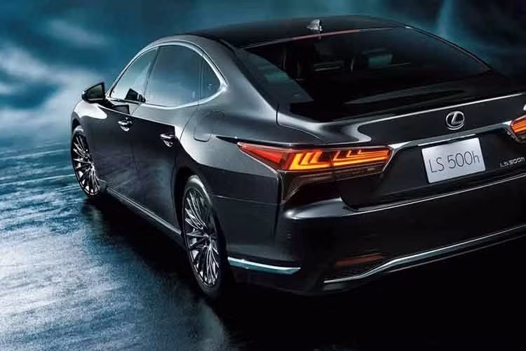 Thành công ban đầu của dòng sedan hạng sang Lexus LS được xem là một phần quan trọng lý do tại sao tương lai của thương hiệu vẫn tươi sáng cho đến ngày nay, bất chấp việc nó đã bị ngừng bán tại thị trường Mỹ.