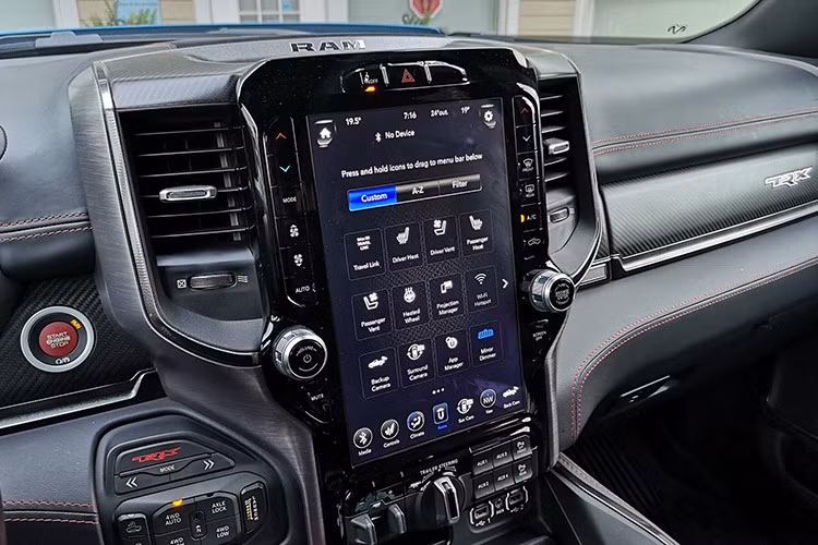 Tại Việt Nam, số lượng xe Ram 1500 TRX được nhập về nước không ít, nếu bạn so sánh mức giá bán của xe đã 7,9 tỷ đồng, thì rõ ràng doanh số gần 20 xe là quá khủng khiếp, và nó cho thấy các đại gia Việt vô cùng chịu chơi với xe này.