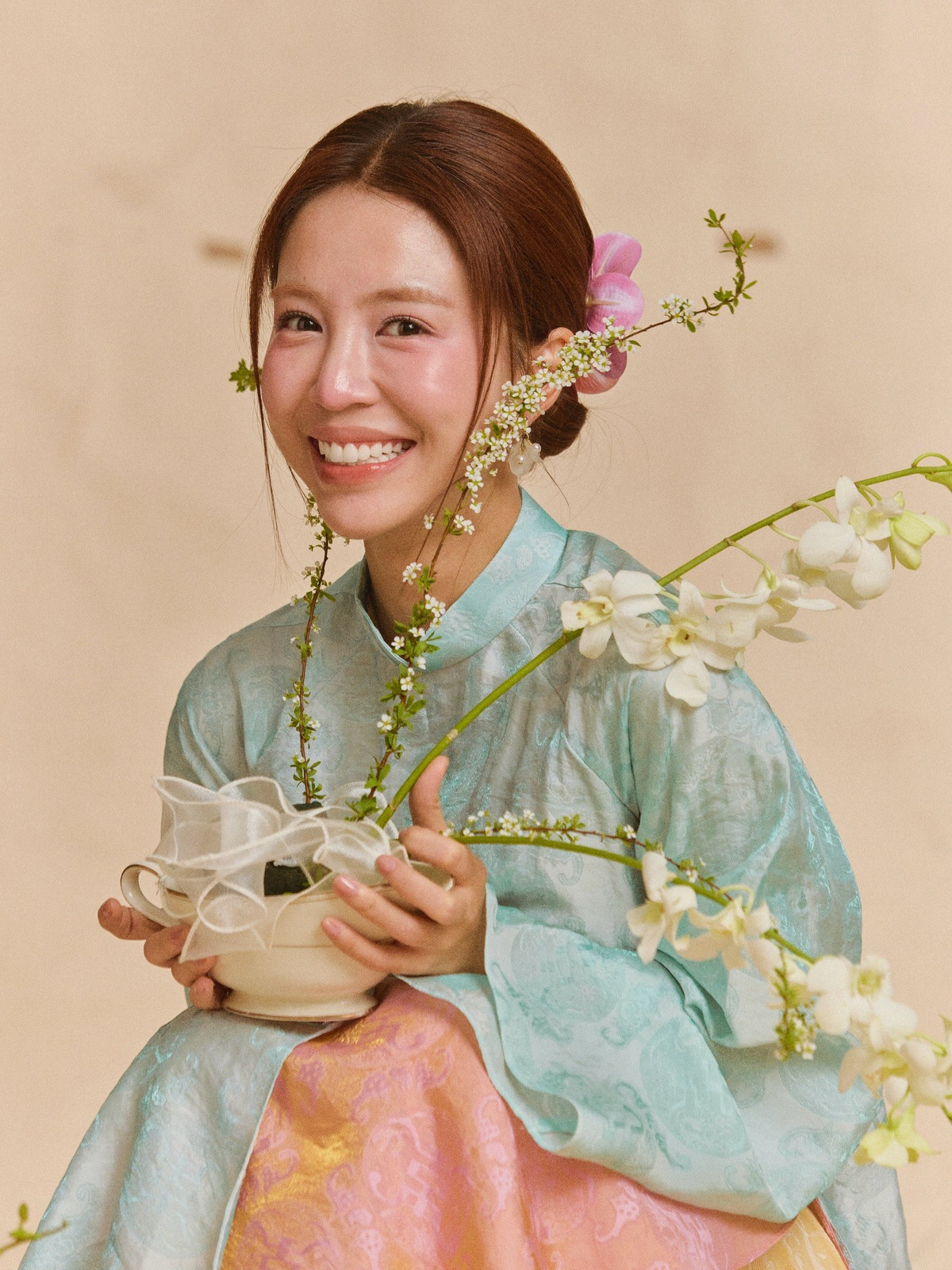 View - Mẫn Tiên diện áo dài đón Tết, khoe vẻ đẹp dịu dàng giữa sắc xuân truyền thống | Báo Tri thức và Cuộc sống - TIN TỨC PHỔ BIẾN KIẾN THỨC 24H