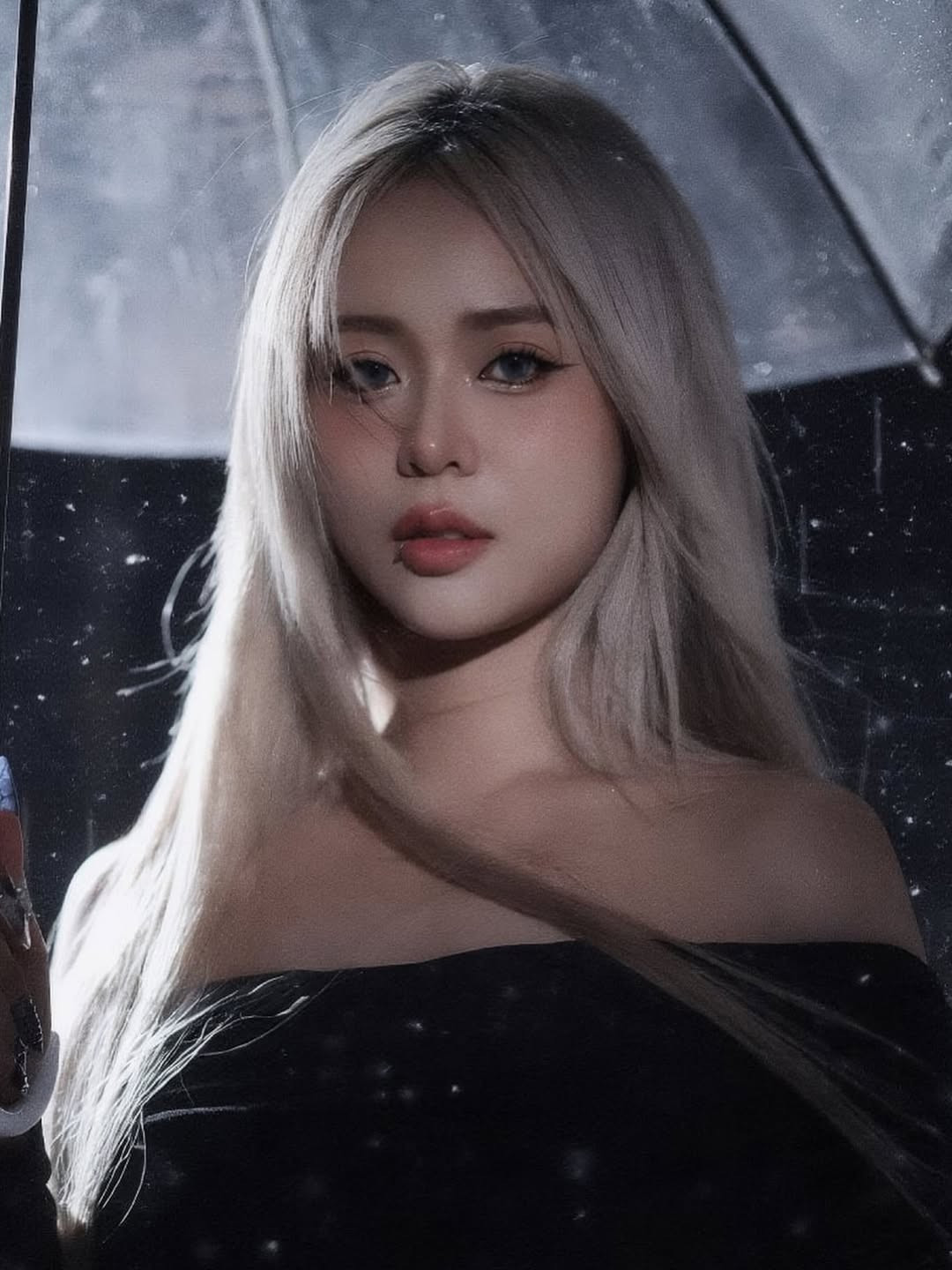 Điểm nhấn dễ nhận thấy nhất chính là mái tóc sáng màu – gam bạch kim pha khói – mang lại cảm giác vừa nổi loạn vừa thời thượng của Misthy.