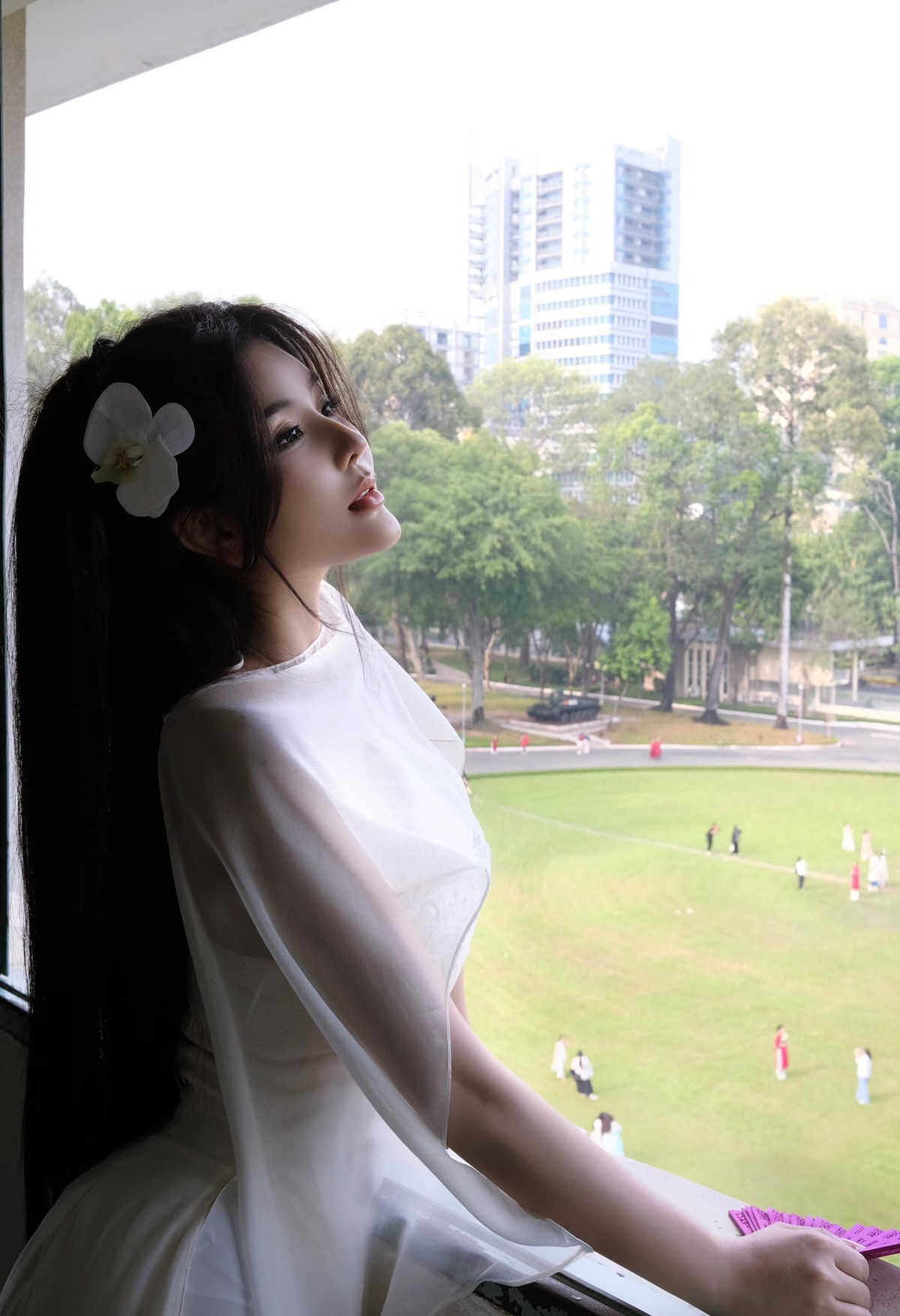 Bộ ảnh của Võ Ngọc Trân nhanh chóng nhận về vô số lời khen ngợi từ cộng đồng mạng về nhan sắc thăng hạng và vóc dáng đáng ngưỡng mộ.