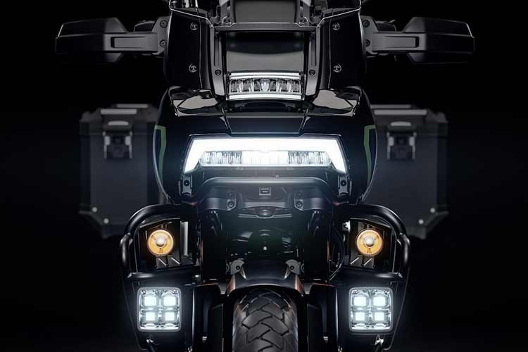 Harley-Davidson Pan America Limited 2026 có tổng dung tích chứa đồ lên tới 120 lít với thùng đựng đồ phía sau và hai thùng cứng hai bên được sơn tĩnh điện màu đen mờ, phù hợp với các chi tiết kim loại còn lại của xe.