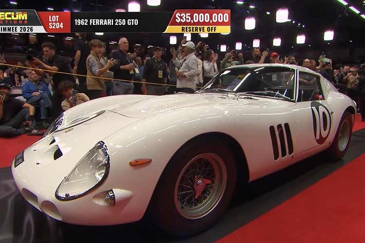 Mức chốt giá Ferrari 250 GTO Bianco Speciale 1962 cuối cùng là 35 triệu USD (hơn 911,7 tỷ đồng). Tuy nhiên, phí hoa hồng của người mua đã đẩy giá cuối cùng lên 38,5 triệu USD (khoảng hơn 1.000 tỷ đồng).