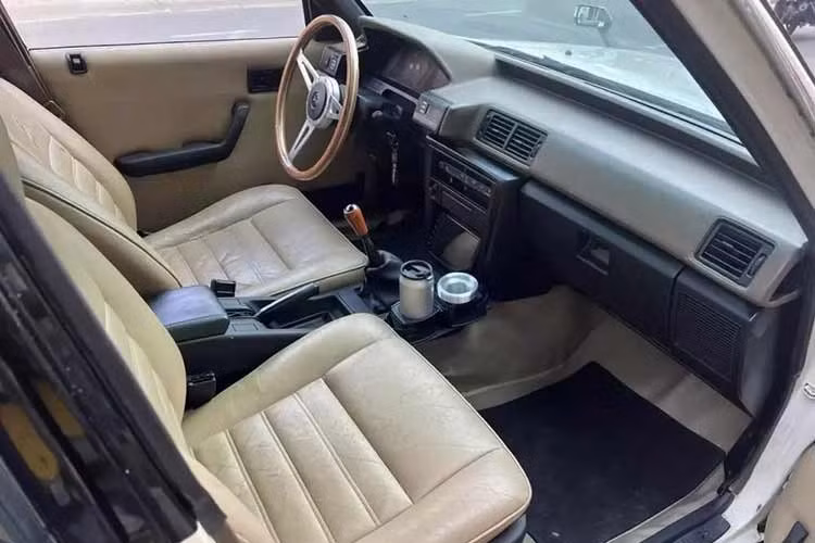 Mark II (và các mẫu xe chị em của nó) đã nhận được phiên bản Twin Turbo mạnh mẽ của động cơ 1G sáu xi-lanh thẳng hàng vào tháng 10 năm 1985. Động cơ 185 PS (136 kW; 182 hp) này đã khiến động cơ M-TE tăng áp trước đó trở nên dư thừa và bị ngừng sản xuất. Vào tháng 8 năm 1986, dòng xe này đã được nâng cấp nhẹ về ngoại hình và một số cải tiến kỹ thuật.