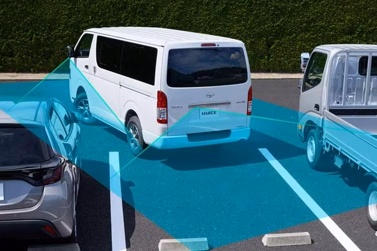 Nhằm đáp ứng tối đa nhu cầu cá nhân hóa, Toyota còn cung cấp hàng loạt gói tùy chỉnh từ Modellista và GR Parts, biến chiếc xe van thuần túy thành những phiên bản chuyên dụng như Overland cho dã ngoại hay Active Cruiser cho thể thao dưới nước.