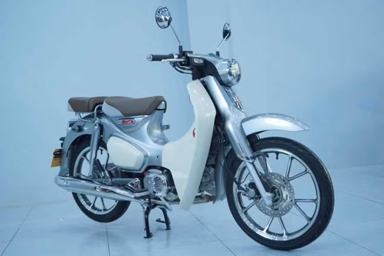Theo giới buôn xe, những mẫu Super Cub đời mới kén người chơi vì giá cao, công năng không hữu dụng bằng các sản phẩm khác. Với những mẫu xe nhập tư nhân, số lượng giới hạn, hầu hết khách quan tâm là những người chơi mạnh tài chính, ưa thích hàng sưu tầm và muốn sở hữu xe sớm thay vì đợi xe chính hãng.