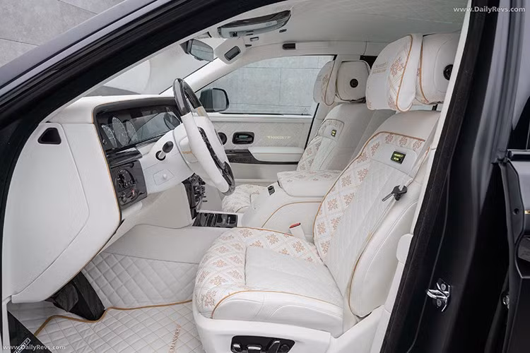 Hãng độ chưa công bố gì về việc có độ lại hệ truyền động xe hay không, vì thế, khối động cơ V12 với bộ tăng áp kép và dung tích 6,75 lít có lẽ vẫn được giữ nguyên, điều này cũng không tệ lắm, bởi động cơ này sản sinh mô-men xoắn 1.000 Nm và công suất 563 mã lực trên chiếc Phantom nguyên bản.