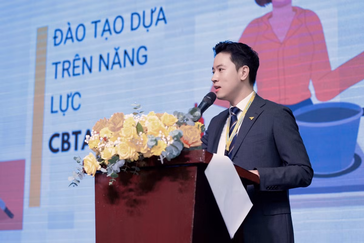 Ở thời điểm đó, Quang Đạt nhận được nhiều lời chúc mừng khi là tân giám đốc của hãng hàng không có vốn điều lệ 2.600 tỷ đồng (theo Đại hội đồng cổ đông thường niên năm 2025 của Vietravel Airlines vào tháng 6/2025).