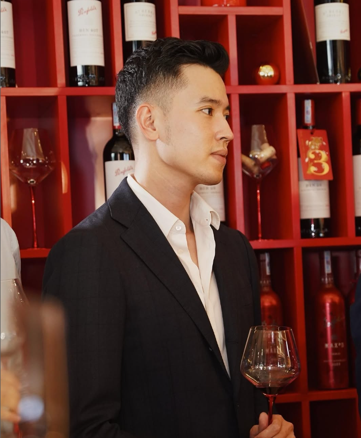 Hiện tại, trên cương vị Giám đốc Ban Khai thác bay, một bước chuyển quan trọng trong sự nghiệp - Quang Đạt chịu trách nhiệm toàn diện về hoạt động khai thác bay - lĩnh vực cốt lõi quyết định chất lượng dịch vụ và an toàn hàng không.