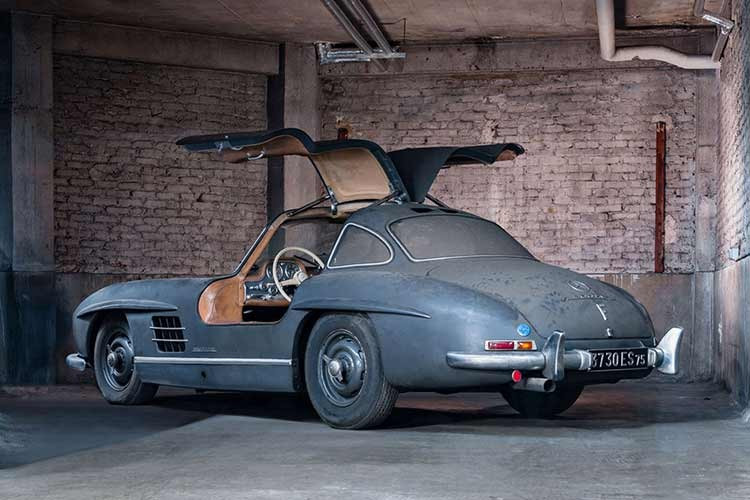 Vậy điều gì đã khiến các nhà sưu tập bỏ ra gần 6 triệu đô la cho chiếc xe thể thao Mercedes-Benz 300 SL đời 1956 này? Lý do chính là vì đây là chiếc xe nguyên bản nhất còn sót lại trên thế giới.