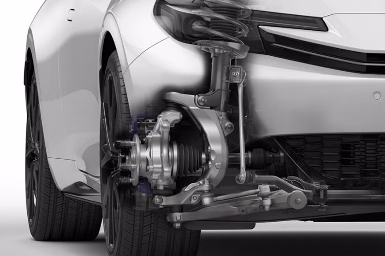 Dù Honda chưa tiết lộ thông số kỹ thuật cụ thể, hãng xác nhận Prelude 2026 sẽ sử dụng hệ truyền động hybrid e:HEV thế hệ mới, kết hợp động cơ xăng 1.5L và 2.0L phun nhiên liệu trực tiếp, đi kèm mô-tơ điện nhỏ gọn hơn giúp cải thiện hiệu suất.