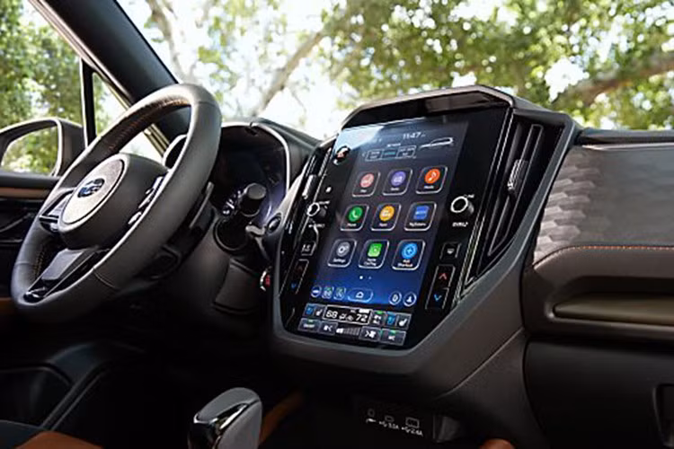 Hệ thống thông tin giải trí của Subaru Forester 2026 gồm màn hình trung tâm 12,3 inch và bảng đồng hồ kỹ thuật số 11,6 inch, tích hợp hệ thống Starlink cùng dàn âm thanh Harman Kardon.