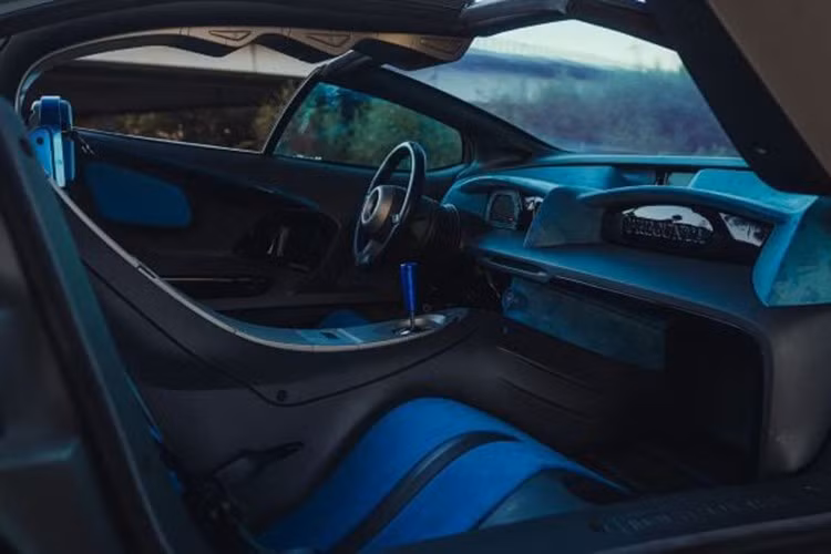 Được phục vụ bởi bộ phận phục chế của Lamborghini vào năm 2021, khái niệm mở đường cho tất cả các họa tiết kiểu dáng máy bay chiến đấu mà chúng ta biết và yêu thích sẽ được đưa ra đấu giá vào tháng 10/2025.