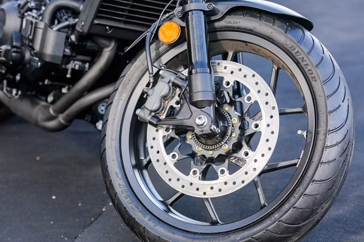 Cỗ máy này cho công suất cực đại 87 mã lực tại 7.250 vòng/phút và mô-men xoắn 98 Nm tại 4.750 vòng/phút, kết hợp với bộ ly hợp côn tay hoặc hộp số ly hợp kép 6 cấp (DCT).