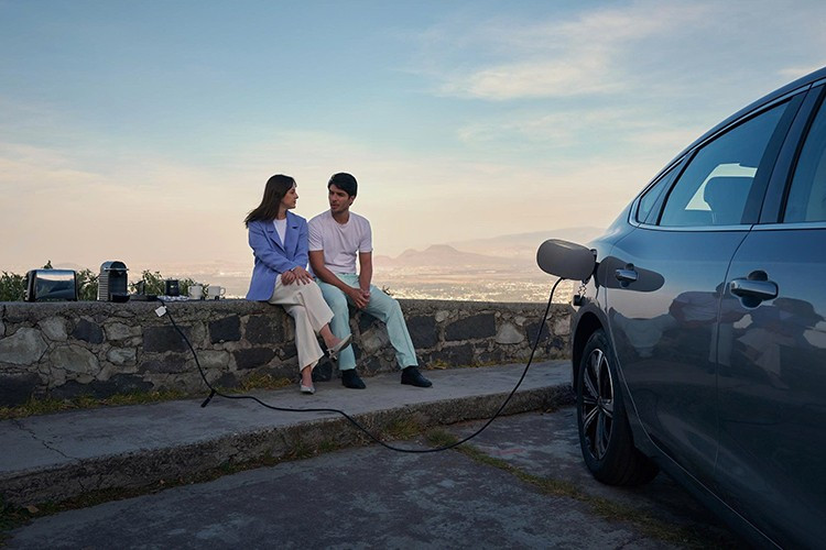 Với triết lý công nghệ vì con người, BYD tiếp tục khẳng định cam kết tạo ra những mẫu xe mạnh mẽ, tiện nghi nhưng vẫn an toàn tối đa. BYD SEAL 5 đại diện cho sự kết hợp hài hòa giữa công nghệ tiên tiến và trách nhiệm bảo vệ khách hàng.