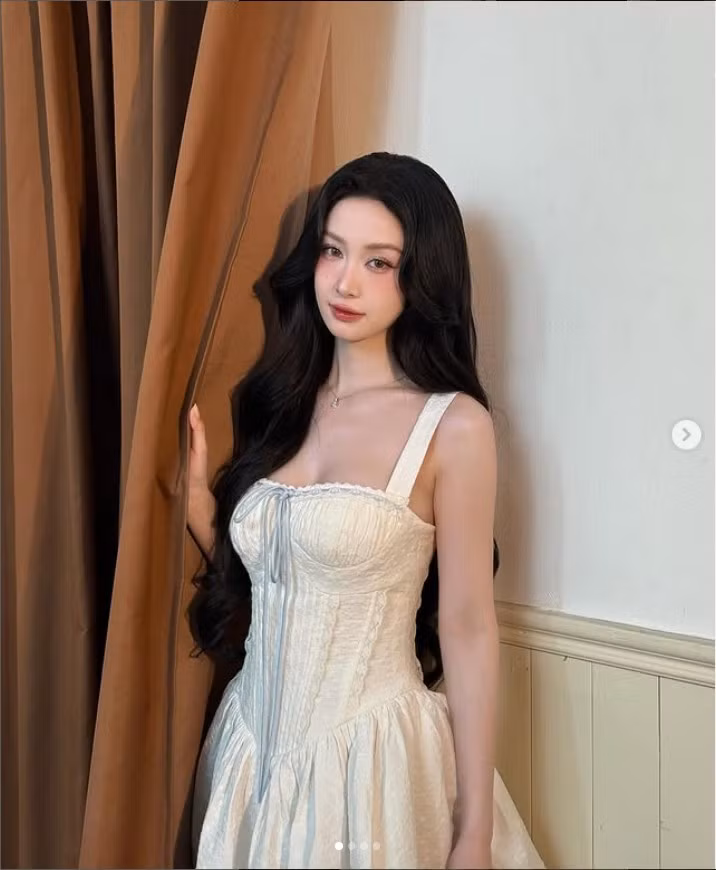 Bộ phim "Cô Dâu Ma", do đạo diễn Victor Vũ chỉ đạo, là một tác phẩm kinh dị đầy bí ẩn.