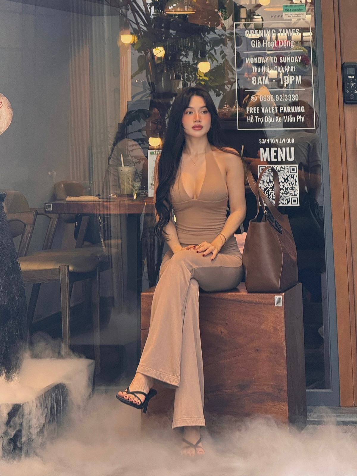 "Chỉ duy nhất điều tôi cảm thấy thiếu lúc này chính là một tấm chồng mà thôi", người đẹp 8X chia sẻ. Ảnh sử dụng trong bài: FBNV