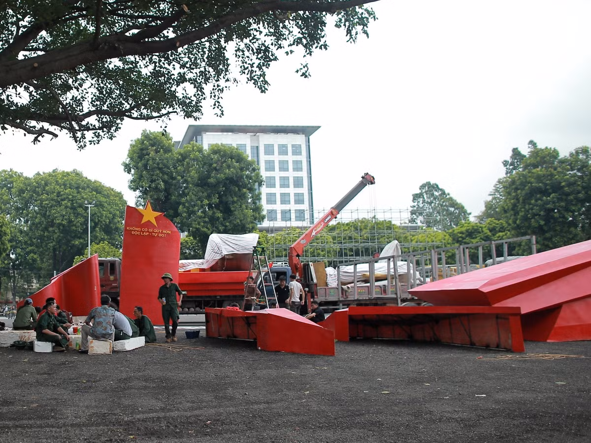 Khu vực góc phố Hùng Vương - Nguyễn Thái Học sau khi được mở rộng sẽ trở thành điểm dựng phù điêu và màn hình led cỡ lớn để phục vụ người dân theo dõi.