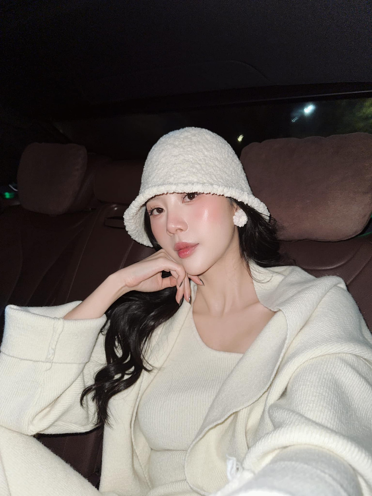 Không thể phủ nhận, nhan sắc Vũ Ngọc Châm xứng đáng 10 điểm khi vẫn rạng rỡ, tươi tắn trong thời gian mang thai và cả khi đã sinh con.