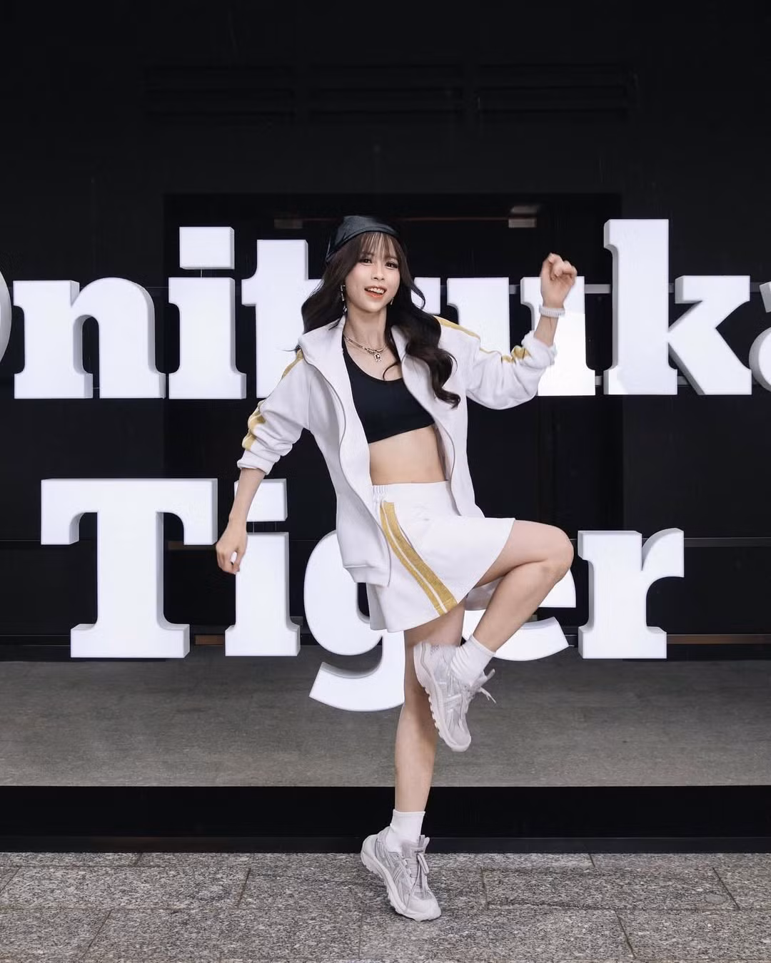 Có thể nói, Châu Tuyết Vân là một hình mẫu tiêu biểu cho người phụ nữ hiện đại: tài năng, bản lĩnh và không ngần ngại thể hiện vẻ đẹp của bản thân. Dù trong bộ võ phục hay trang phục bikini, cô vẫn luôn tỏa sáng và truyền đi nguồn năng lượng tích cực, là niềm tự hào của thể thao và người hâm mộ Việt Nam.