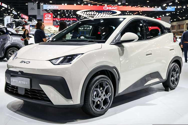 Mẫu xe điện cỡ nhỏ BYD Atto 1 hay còn được biết đến với tên gọi Seagull đã chính thức ra mắt tại Thái Lan trong khuôn khổ Triển lãm Ô tô Quốc tế Bangkok (BIMS) năm nay. Đây là thị trường Đông Nam Á tiếp theo đón nhận mẫu ôtô điện Trung Quốc này, sau Indonesia.