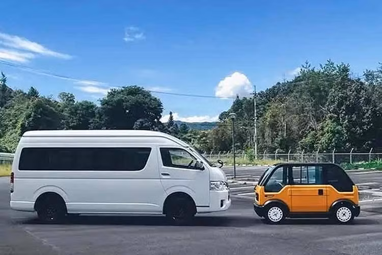 Sự khác biệt này nhanh chóng tạo hiệu ứng tích cực: Chỉ một tháng sau khi nhận đơn đặt hàng, Mibot đã ghi nhận hơn 1.000 khách đăng ký; đến tháng 5/2025, con số tăng lên 2.250 đơn - tương đương hơn một nửa mục tiêu doanh số của hãng đến tháng 3/2027.