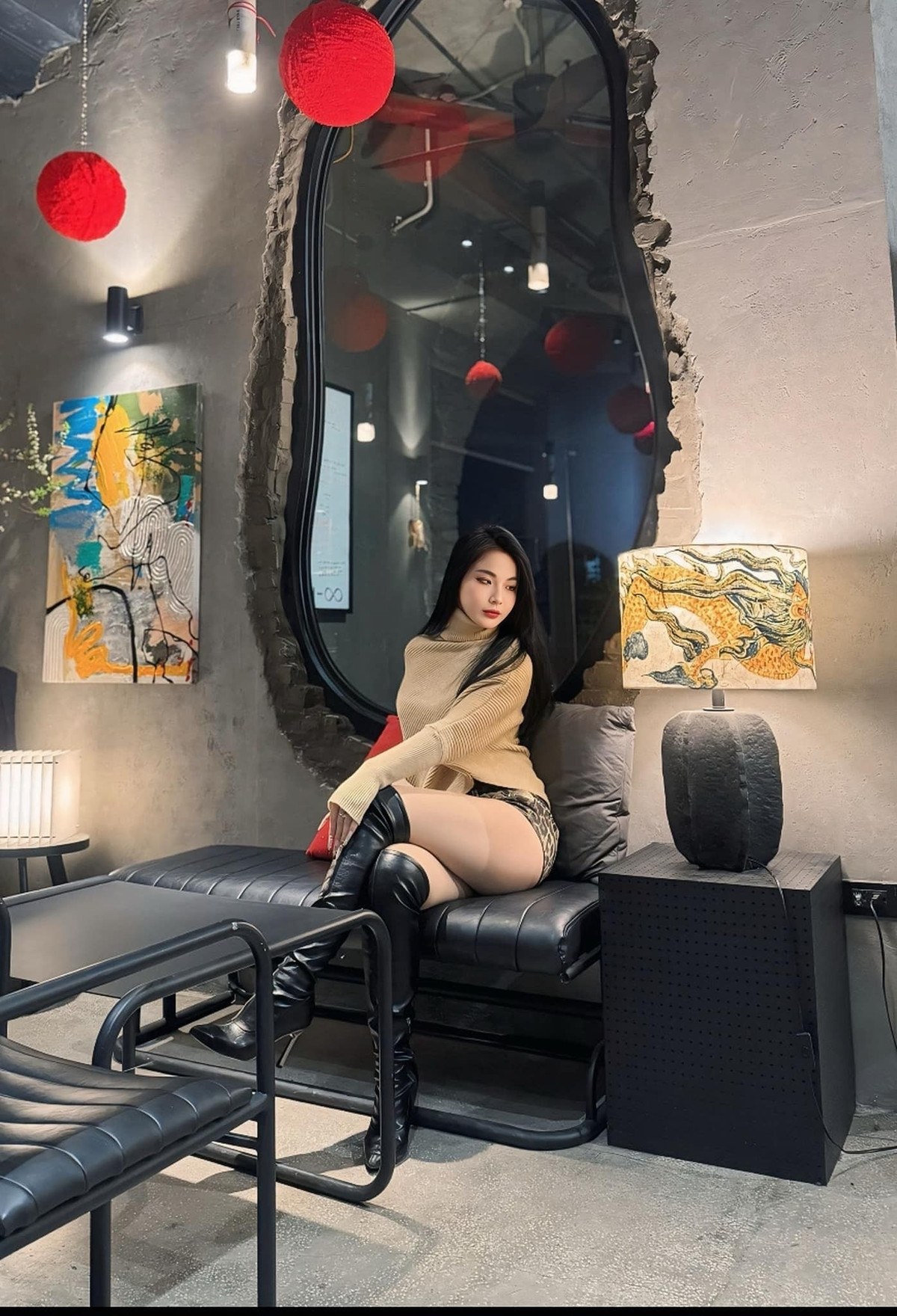 View - Chỉ một cú lắc hông, hot TikToker hút cả triệu ánh nhìn | Báo Tri thức và Cuộc sống - TIN TỨC PHỔ BIẾN KIẾN THỨC 24H