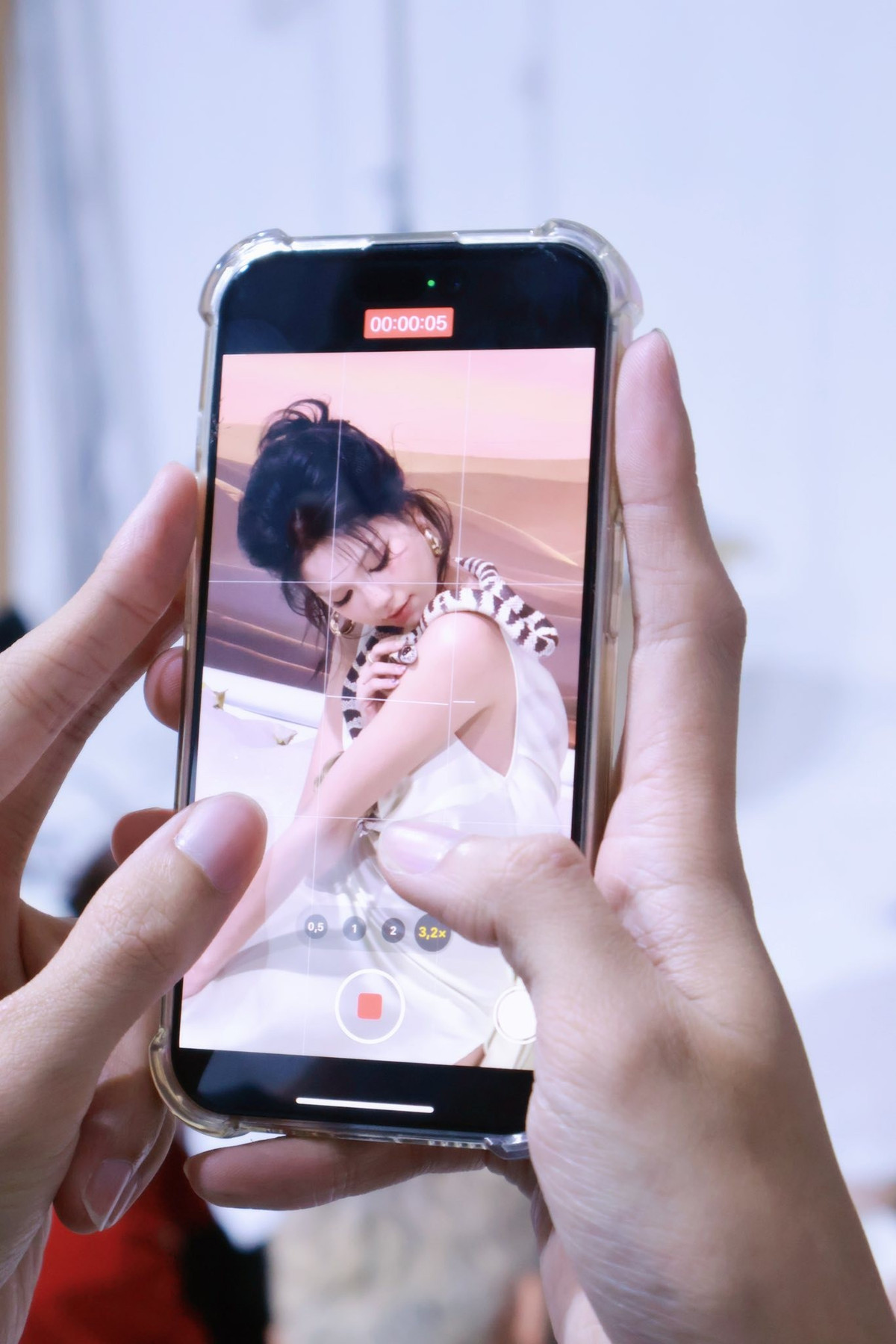 Trong suốt sự nghiệp, Ngọc Trinh không ít lần vướng nghi vấn “dao kéo” để hoàn thiện ngoại hình. Ảnh sử dụng trong bài: FBNV