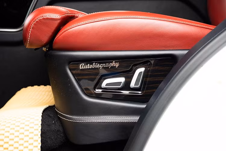 Dưới nắp ca-pô của chiếc xe SUV siêu sang Lexus LX 570 Super Sport 2019 được trang bị khối động cơ V8 dung tích 5.7L, cho công suất cực đại 367 mã lực và mô-men xoắn 530 Nm.