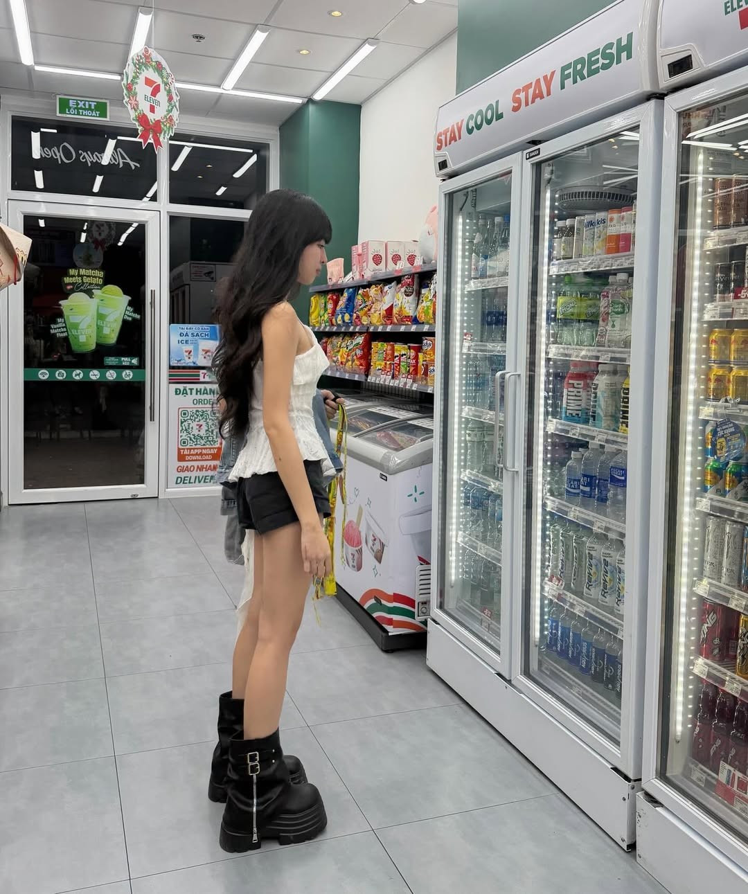 Tuy nhiều lần đối mặt với thị phi, nhưng qua thời gian, nữ diễn viên vẫn giữ được lượng người hâm mộ trung thành nhờ sự chân thật và phong cách sống thẳng thắn.