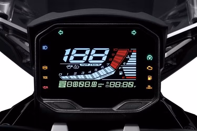 Ngoài ra, SYM ADXTG 400 2025 mới còn được trang bị các công nghệ hỗ trợ như kiểm soát lực kéo (TCS), hệ thống ABS – cả hai đều có thể tắt khi cần chạy đa địa hình.