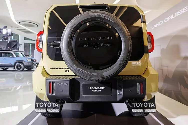 Các trang bị an toàn khác như; camera 360 độ với hình ảnh HD, hiển thị góc nghiêng/góc dốc/dưới gầm, cảnh báo điểm mù, cảnh báo phương tiện cắt ngang phía sau kèm phanh tự động và hỗ trợ phanh khi đỗ xe.