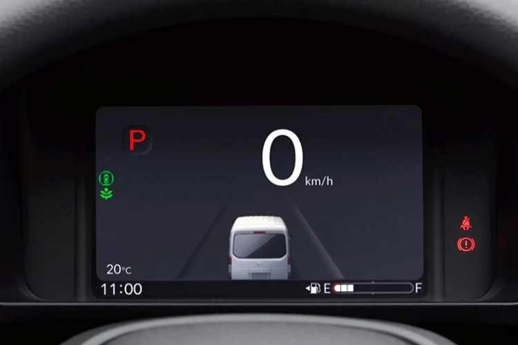 Các phiên bản tiêu chuẩn như G và L của N-Van 2026 cũng được bổ sung nút bấm khởi động và hệ thống kiểm soát chân ga nhằm hạn chế tình huống tăng tốc ngoài ý muốn.