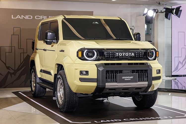Tại sự kiện ra mắt Land Cruiser FJ ở thị trường Thái Lan, hãng xe Toyota đã trưng bày một số phiên bản lắp thêm phụ kiện của mẫu SUV cỡ nhỏ này. Trong đó, đáng chú ý hơn cả là Toyota Land Cruiser FJ phiên bản Legend lấy cảm hứng thiết kế từ đàn anh Land Cruiser 70.