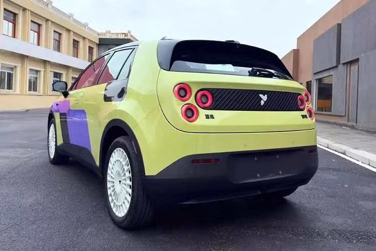 "Trái tim" của mẫu ô tô Trung Quốc này là mô-tơ điện có công suất 105 tối đa kW (khoảng 141 mã lực), cho phép xe tăng tốc từ 0-100 km/h trong 8,2 giây. Xe đi kèm pin có dung lượng 42,1 kWh, cung cấp phạm vi hoạt động thuần điện 420 km theo chuẩn CLTC hoặc 330 km theo chu trình thử nghiệm WLTP.