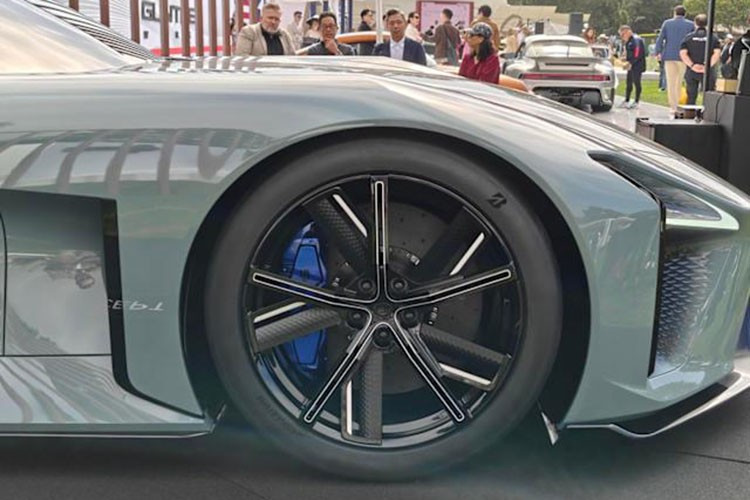 Theo kế hoạch, Toyota cũng sẽ có một mẫu xe tương tự nhưng không được bán tại thị trường Mỹ. Đặc biệt, nền tảng phát triển của concept này sẽ là cơ sở cho chiếc Toyota GT3 thế hệ mới dành cho đường đua.