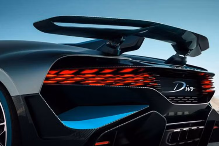 Hầu hết 40 chiếc đều được cất giữ trong các garage có điều hòa và sẽ không bao giờ được sử dụng, trong khi một số ít đang tìm kiếm chủ nhân mới, nhưng sẽ không ai nghĩ chuyện độ siêu xe này, chỉ có AL13Wheels lại nghĩ ngược lại.