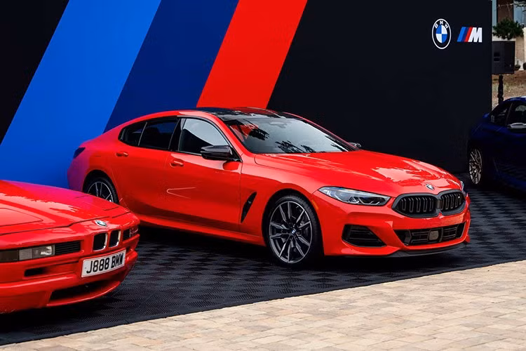 BMW dự kiến chỉ sản xuất 500 chiếc phiên bản đặc biệt này, giới hạn phân phối tại một số thị trường nhất định, bao gồm cả Mỹ. Việc sản xuất dự kiến bắt đầu vào tháng 11 và giao hàng dự kiến vào quý I năm 2026.