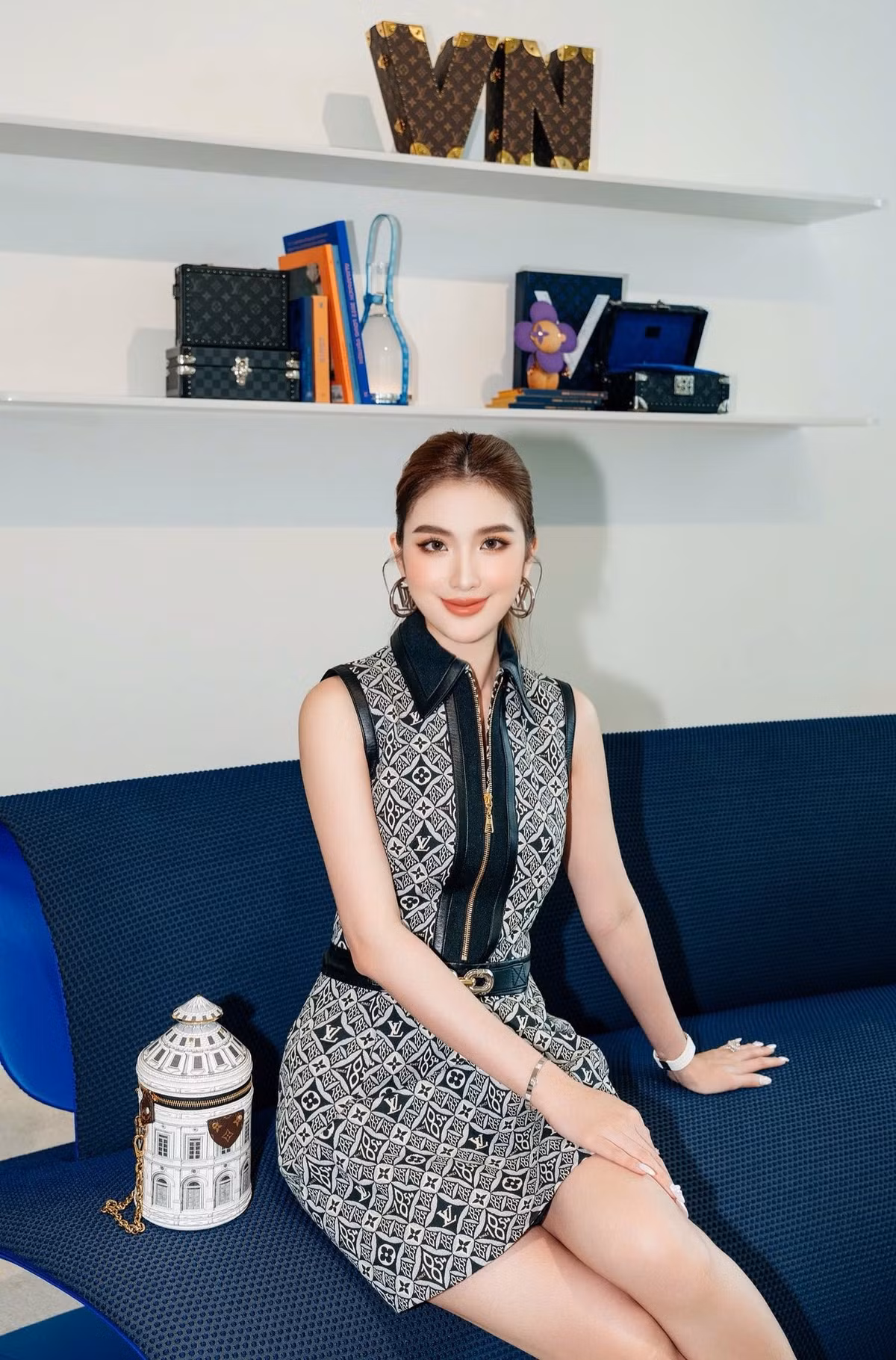 Trái với dự đoán của nhiều người, Ngọc Loan không lấn sân showbiz hay đi theo con đường nghệ thuật mà tập trung xây dựng cuộc sống riêng kín tiếng.