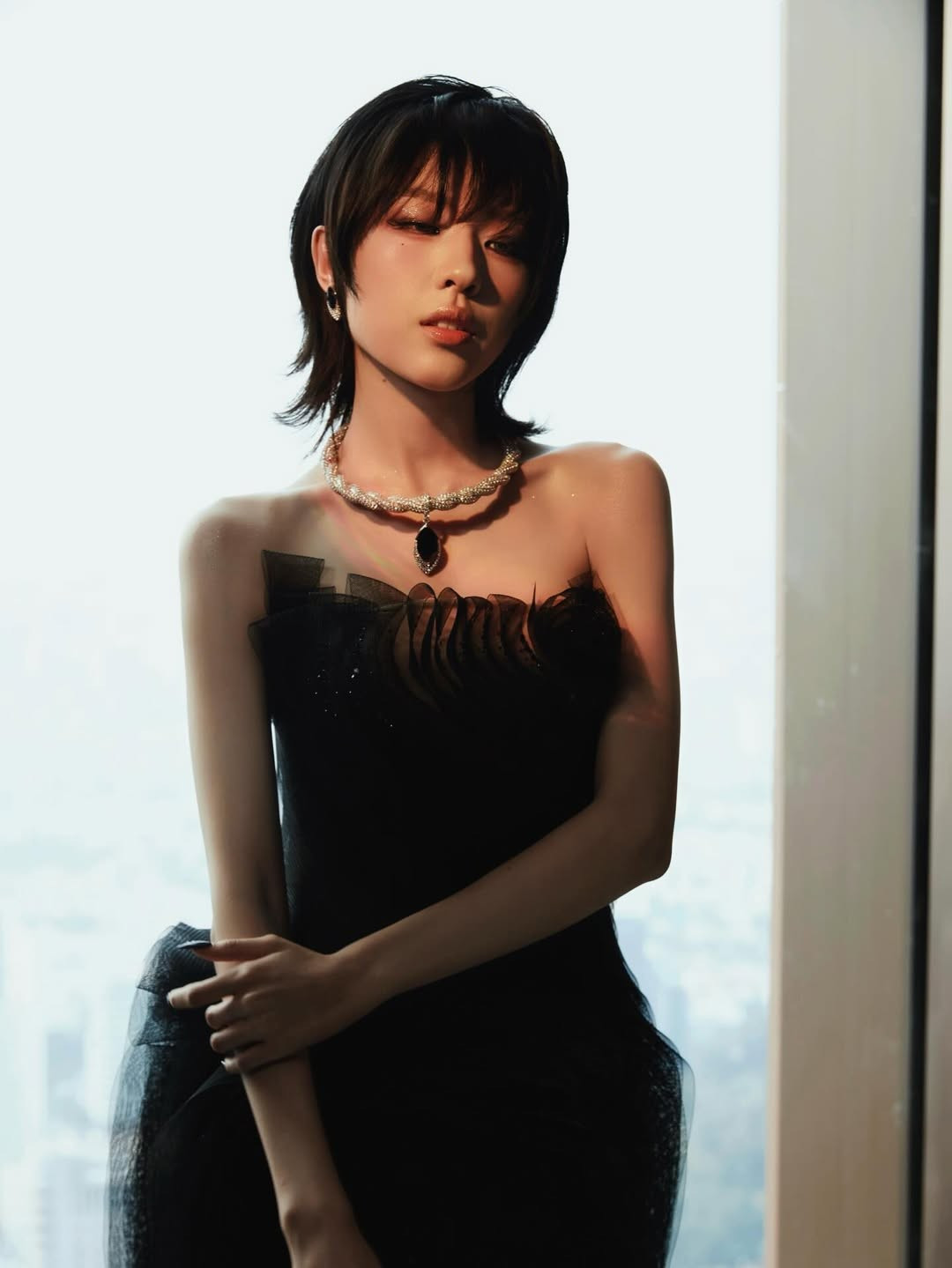 Không chỉ ca hát, Lamoon còn ghi dấu ấn mạnh trong lĩnh vực điện ảnh khi đảm nhận vai Út Khờ trong phim Địa đạo: Mặt trời trong bóng tối. Dù là vai diễn đầu tay, cô nhận được nhiều lời khen bởi khả năng nhập vai tự nhiên, tinh thần làm việc nghiêm túc và sẵn sàng thực hiện những cảnh quay khó.